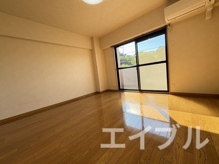 居室 AXIS