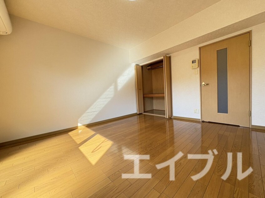 居室 AXIS