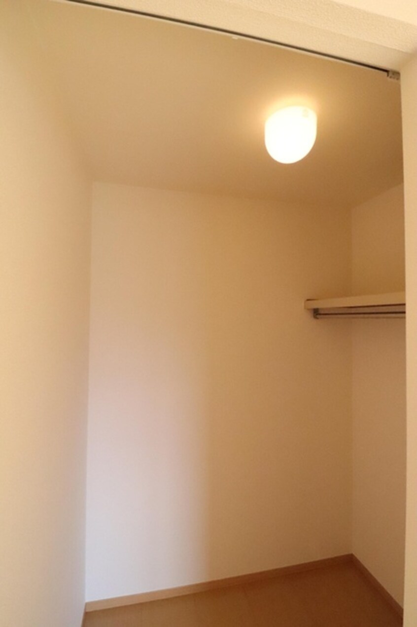 収納 モナリエＩ′ＬＬ