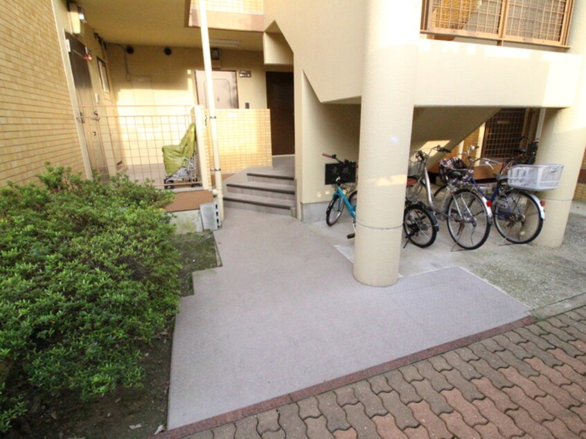 エントランス部分 プラムハイツ
