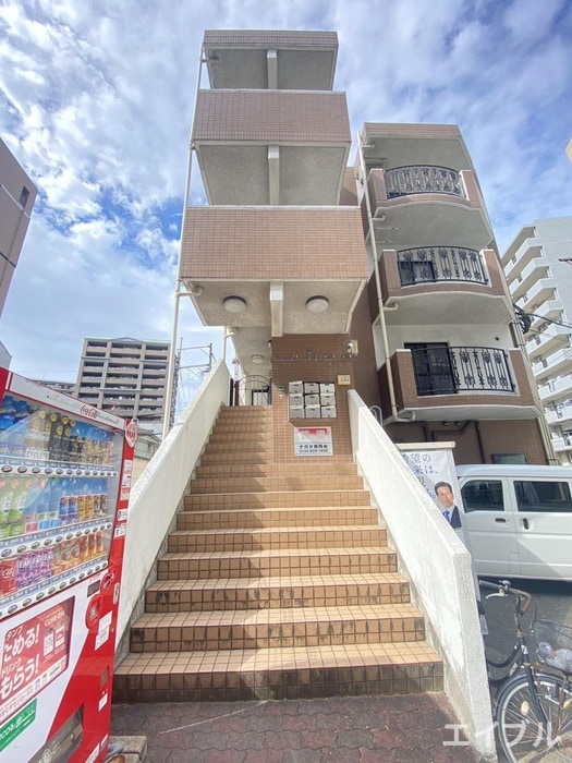 エントランス部分 カノン白木原