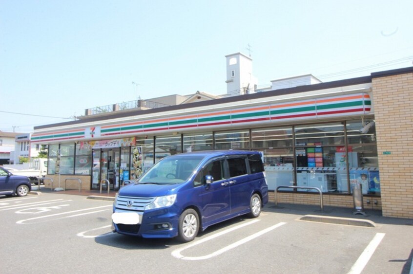 セブンイレブン若松桜町店(コンビニ)まで550m ウェルハイツ