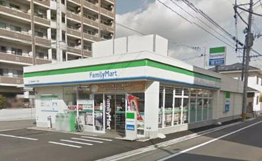 ファミリーマート(コンビニ)まで30m アヴァンセ陣原駅前