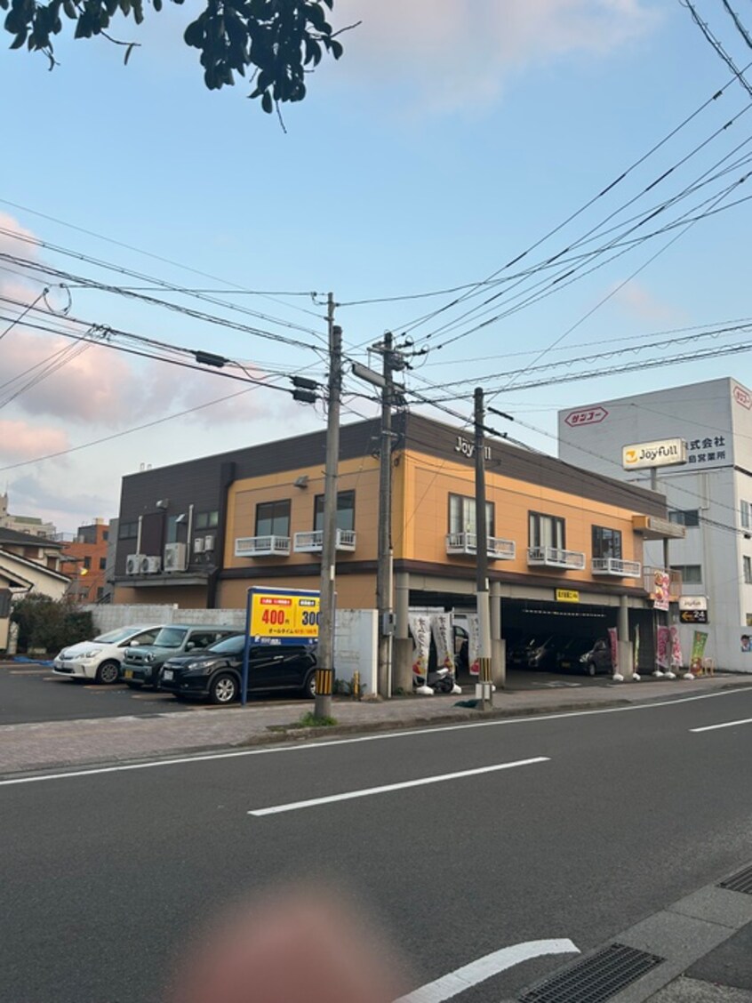 ジョイフル(その他飲食（ファミレスなど）)まで500m ロイヤルシティー新上橋