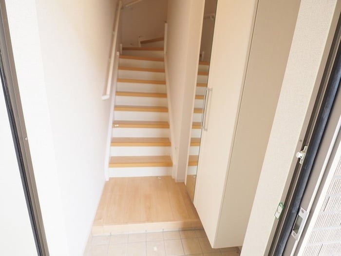 玄関 レジデンス　プラム　１