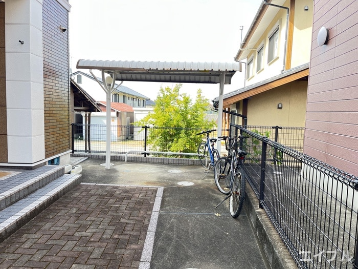 駐輪場 デフィ国分