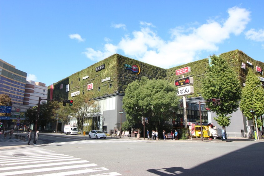 キャナルシティ博多(ショッピングセンター/アウトレットモール)まで1100m 赤い風船ビル