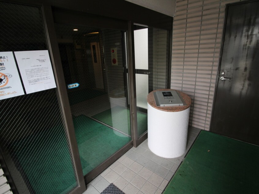 エントランス部分 アネト春日原