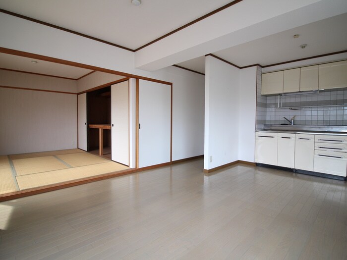 居室 アネト春日原