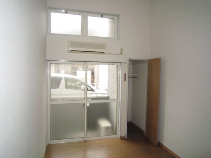 居室 オ－クヒルズ