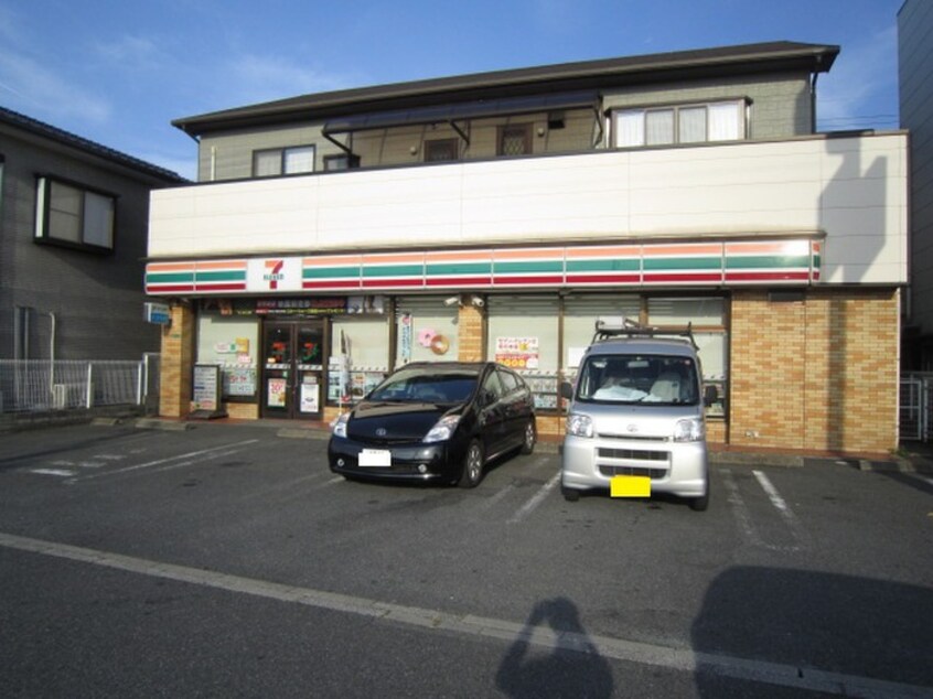 セブンイレブン小倉足立店(コンビニ)まで550m レオパレスＫＵＭＡＭＯＴＯ