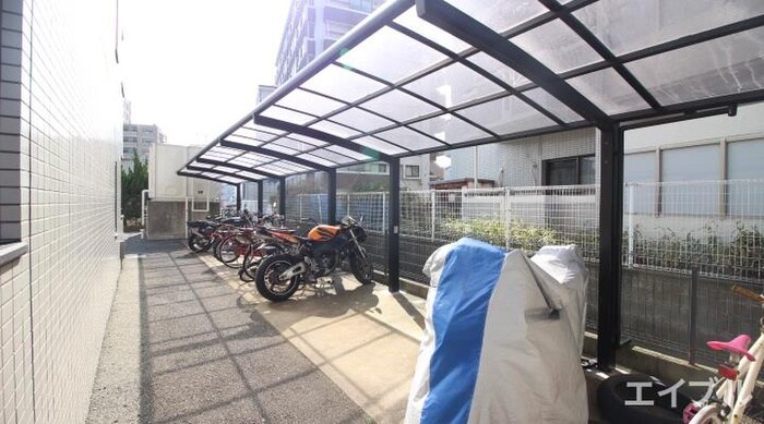 駐輪場 マルワノ－ブルエイト