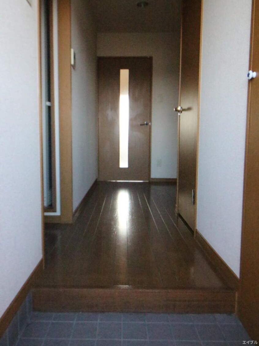 廊下 マルワノ－ブルエイト