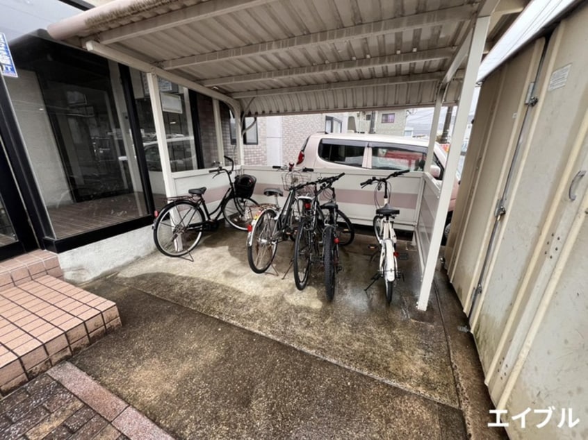 駐輪場 サクシード