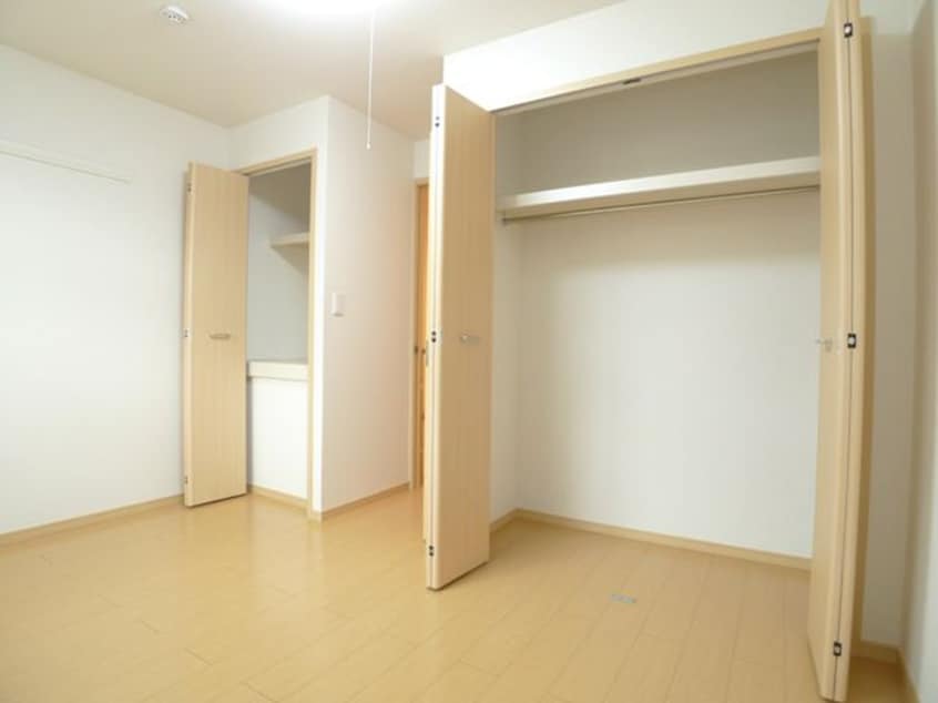 収納 ジェネシスⅧ番館