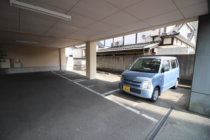 駐車場 サンヴィオラ春日