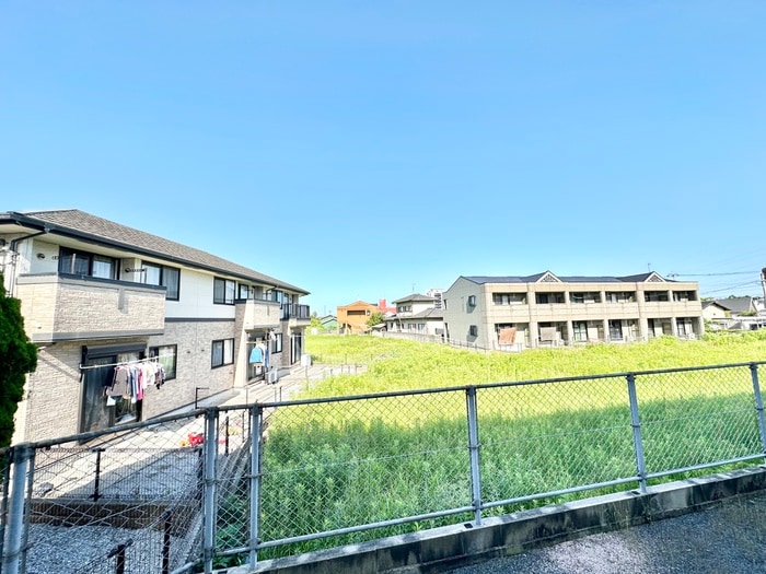 室内からの展望 プレジール日下