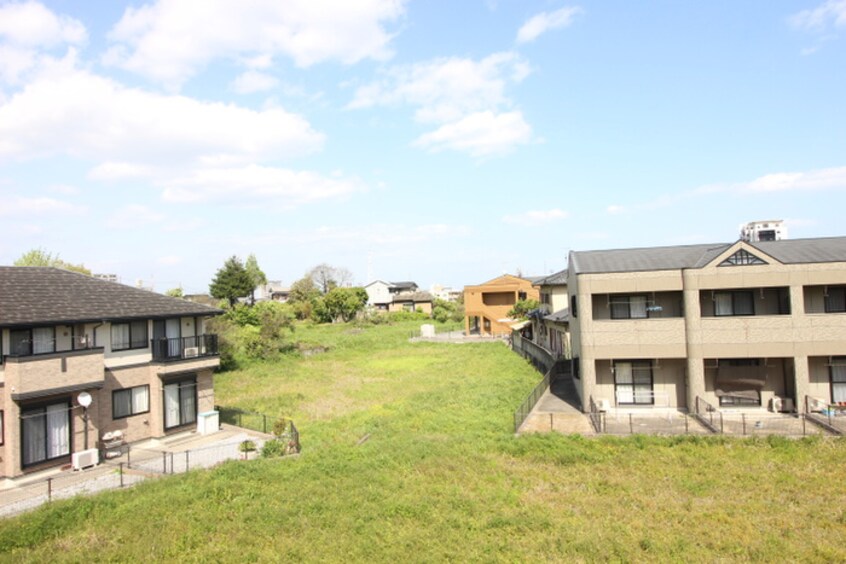 室内からの展望 プレジール日下