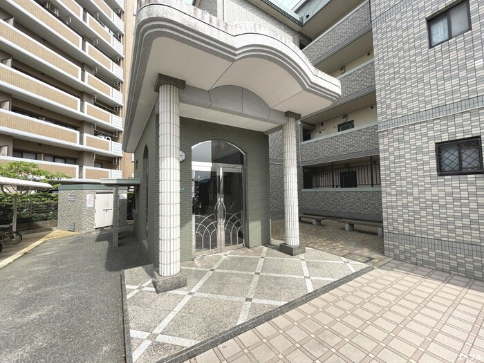 エントランス部分 シャトレ参番館