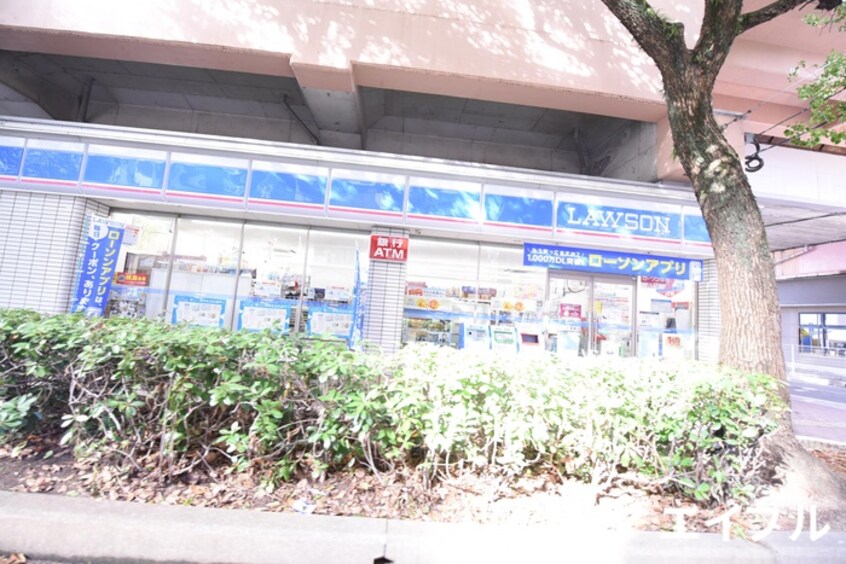 ローソン高宮駅南店(コンビニ)まで240m ＲＯＯＸ高宮