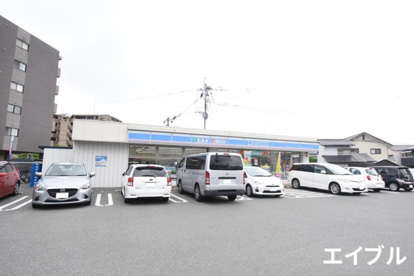 ローソン博多諸岡5丁目店(コンビニ)まで500m エステートモア諸岡