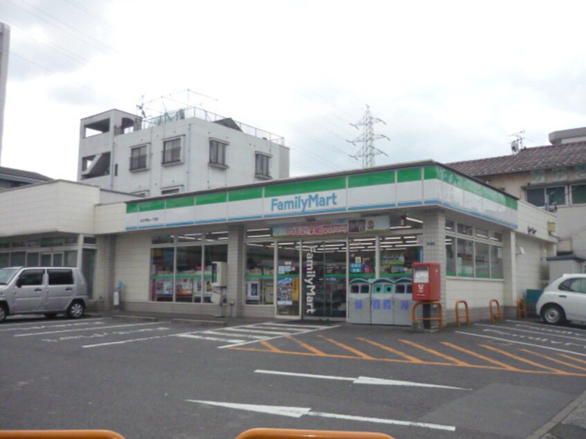 ファミイ－マ－ト八幡青山1丁目店(コンビニ)まで110m 東洋レジデンス青山