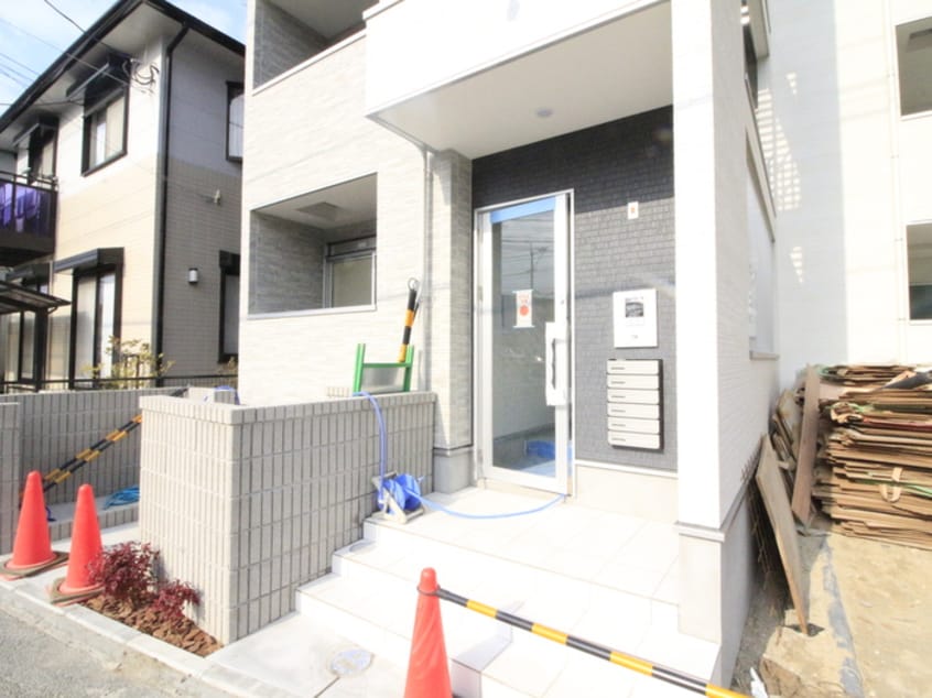 エントランス部分 リシェス春日