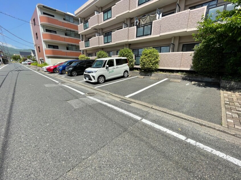 駐車場 サンロイヤル幸