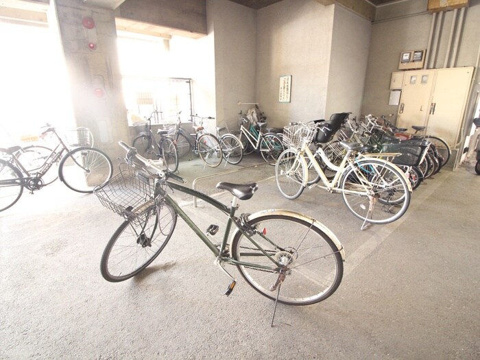 駐輪場 高砂ハイツ