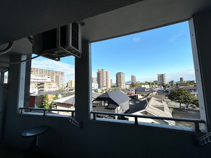 室内からの展望 ザ・ヒルズ戸畑