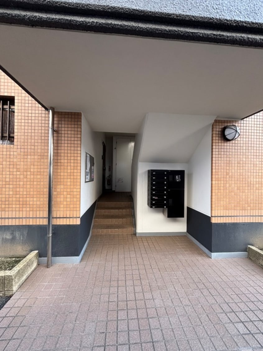 エントランス部分 サンライフ的場