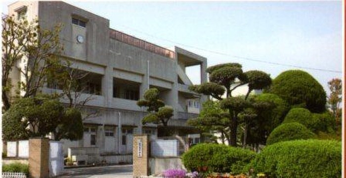 西福岡中学校(中学校/中等教育学校)まで940m リホハウス Ⅰ