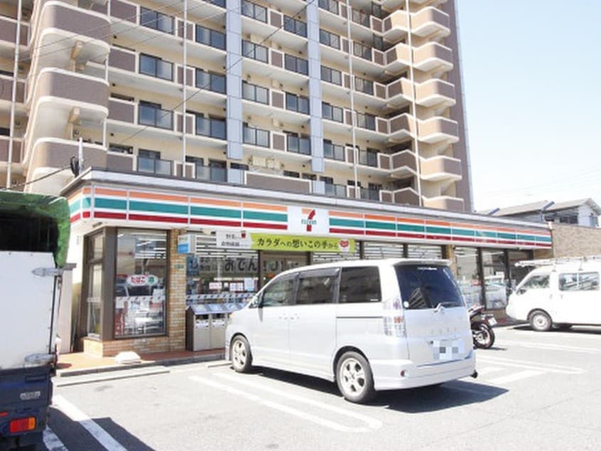 セブンイレブン小倉日明四丁目店(コンビニ)まで570m コーポ平野