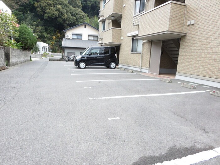 駐車場 ヴァン・マーガレット