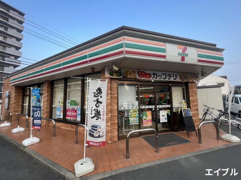 セブンイレブン福岡愛宕1丁目店(コンビニ)まで550m リフレイン愛宕