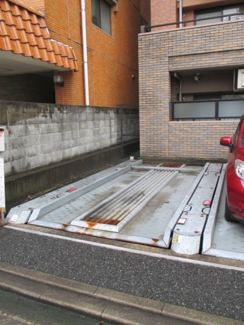 駐車場 ブランオ－ルＡ館