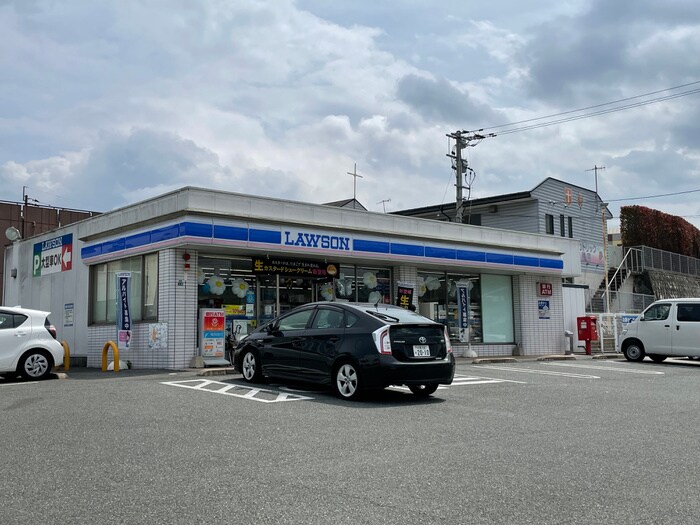 ローソン田川後藤寺店(コンビニ)まで830m ブル－ハイム・彩Ａ