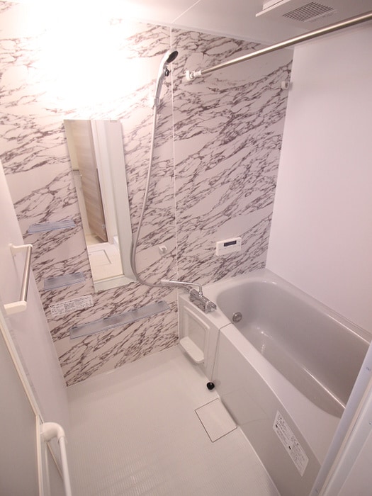 バス／シャワールーム等 アカイユⅢ