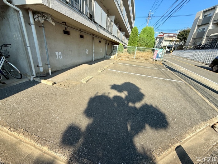 駐車場 金久ビル３００棟