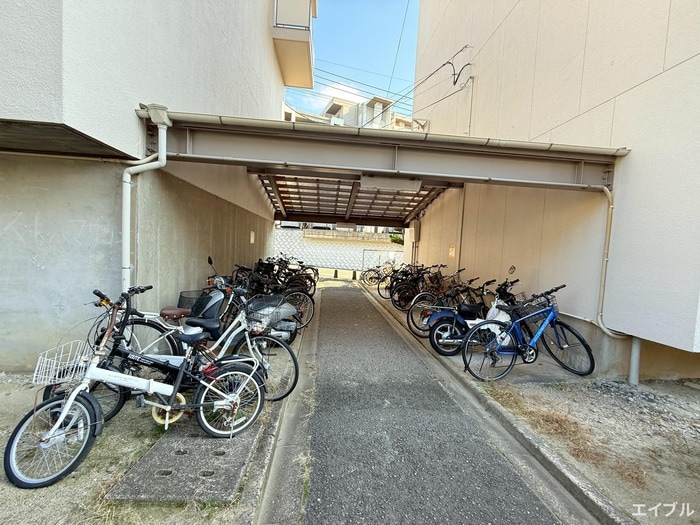 駐輪場 金久ビル３００棟