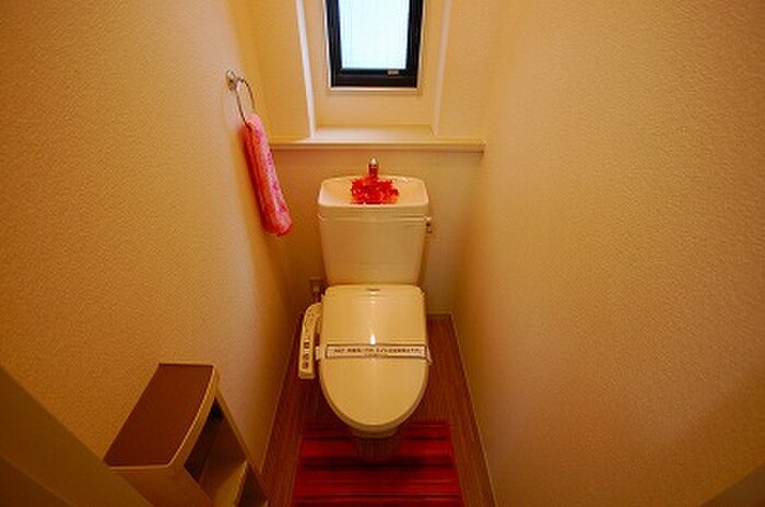 トイレ アヴェニールアージュＤ