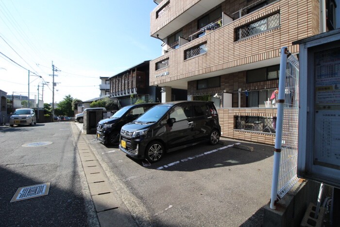 駐車場 マ－ベラス和白