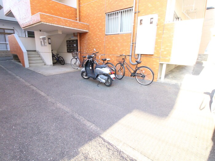 駐輪場 伊勢コーポ