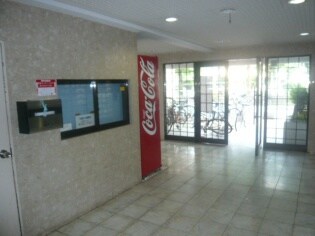 エントランス部分 ホワイトパレス黄金(1107)