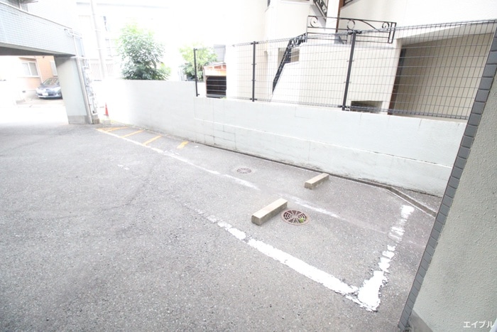 駐車場 メゾン・マコイ・タカミヤ