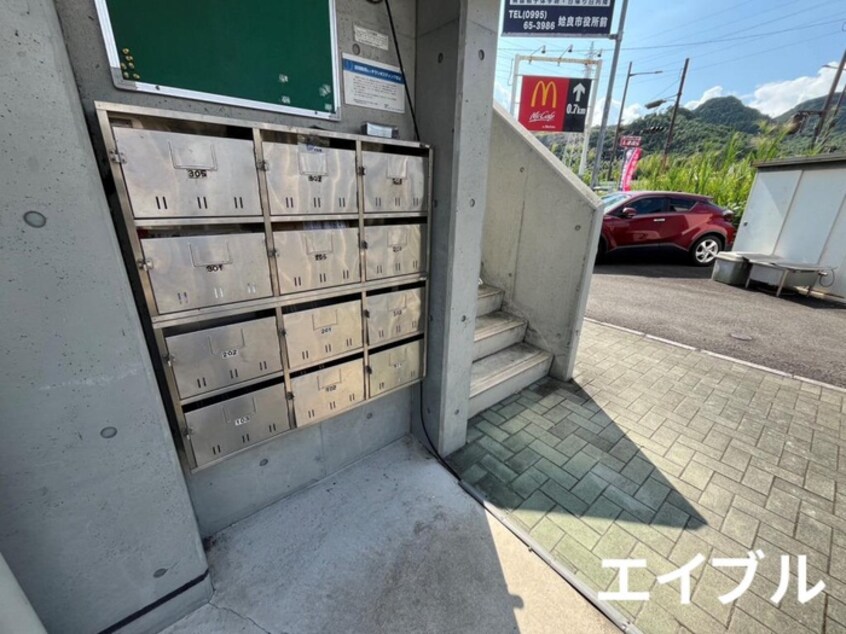 エントランス部分 クリザンテ－ム