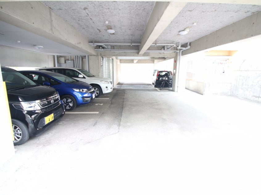 駐車場 ベルメゾン百道