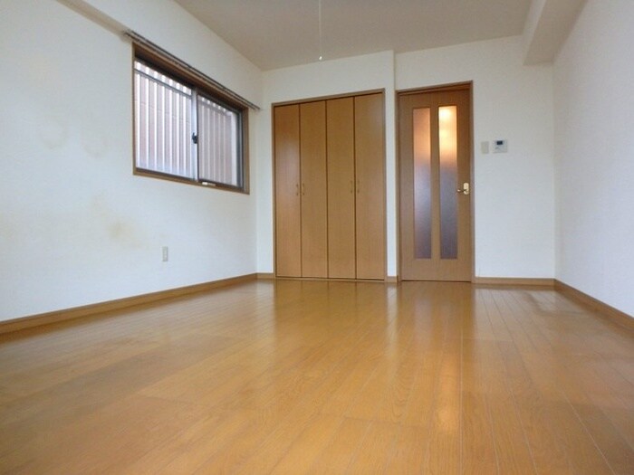 居室 オ－クハイム