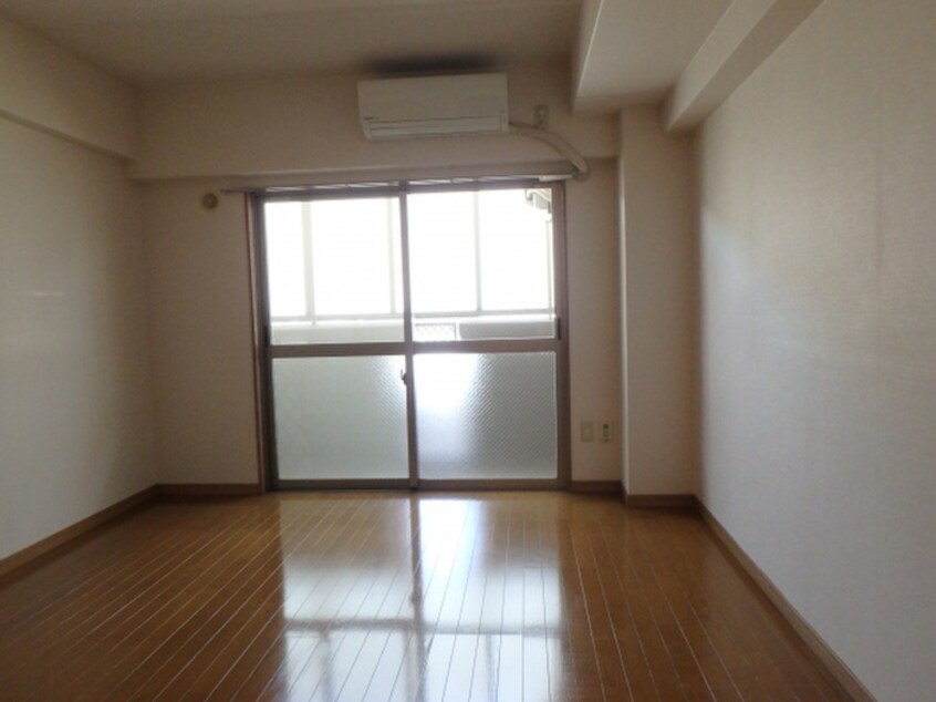 居室 オ－クハイム