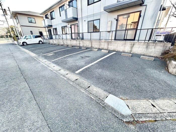 駐車場 セジュ－ルサツキ